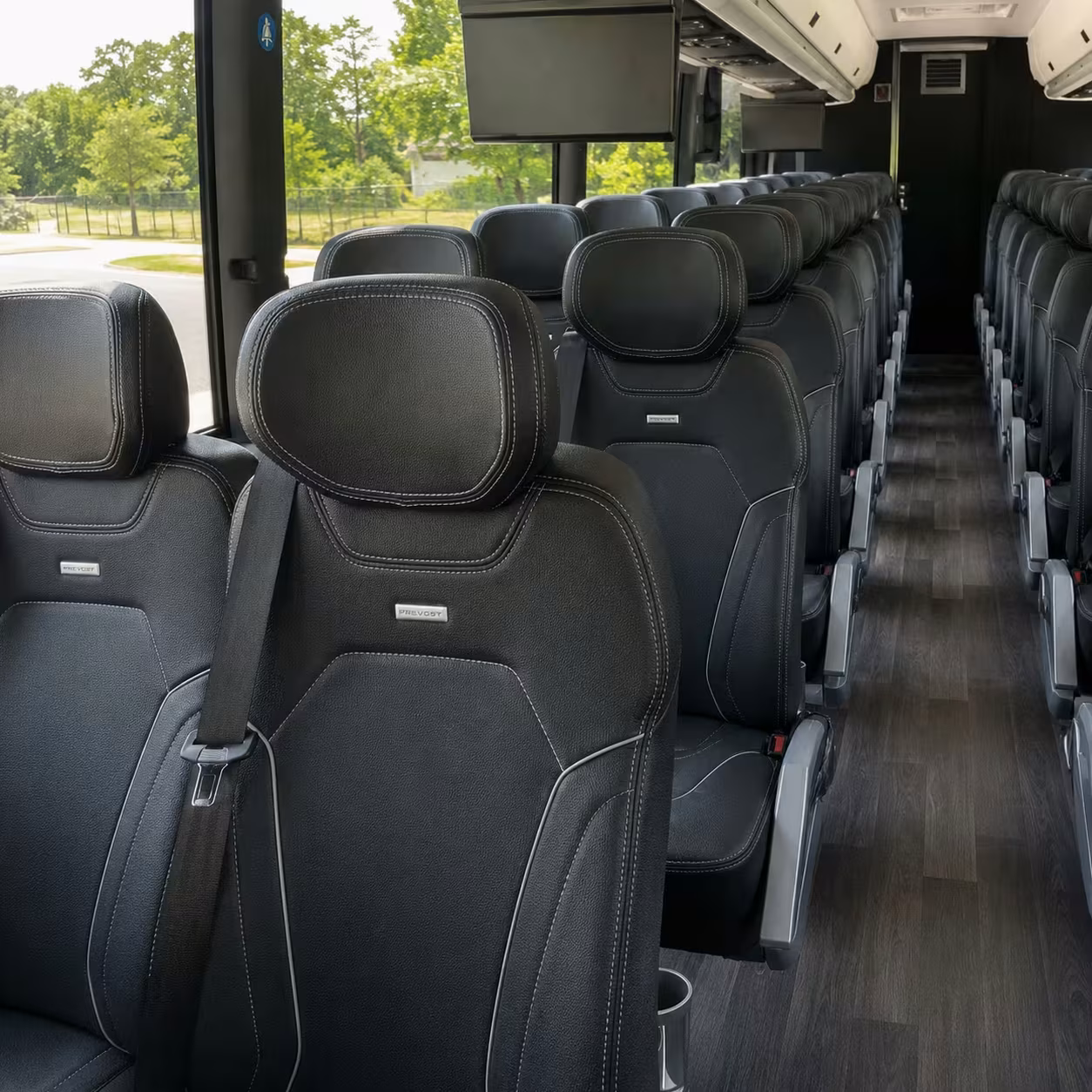 charter bus rentals for group arrivals at chattanooga airport