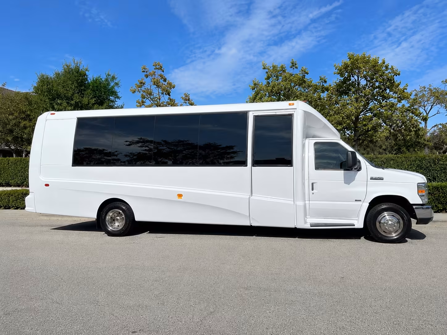 chattanooga 20 passenger minibus rental