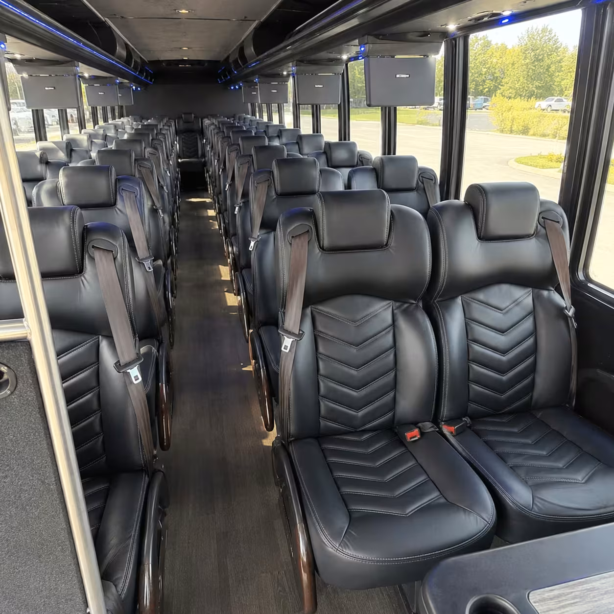 chattanooga 30 passenger minibus rental