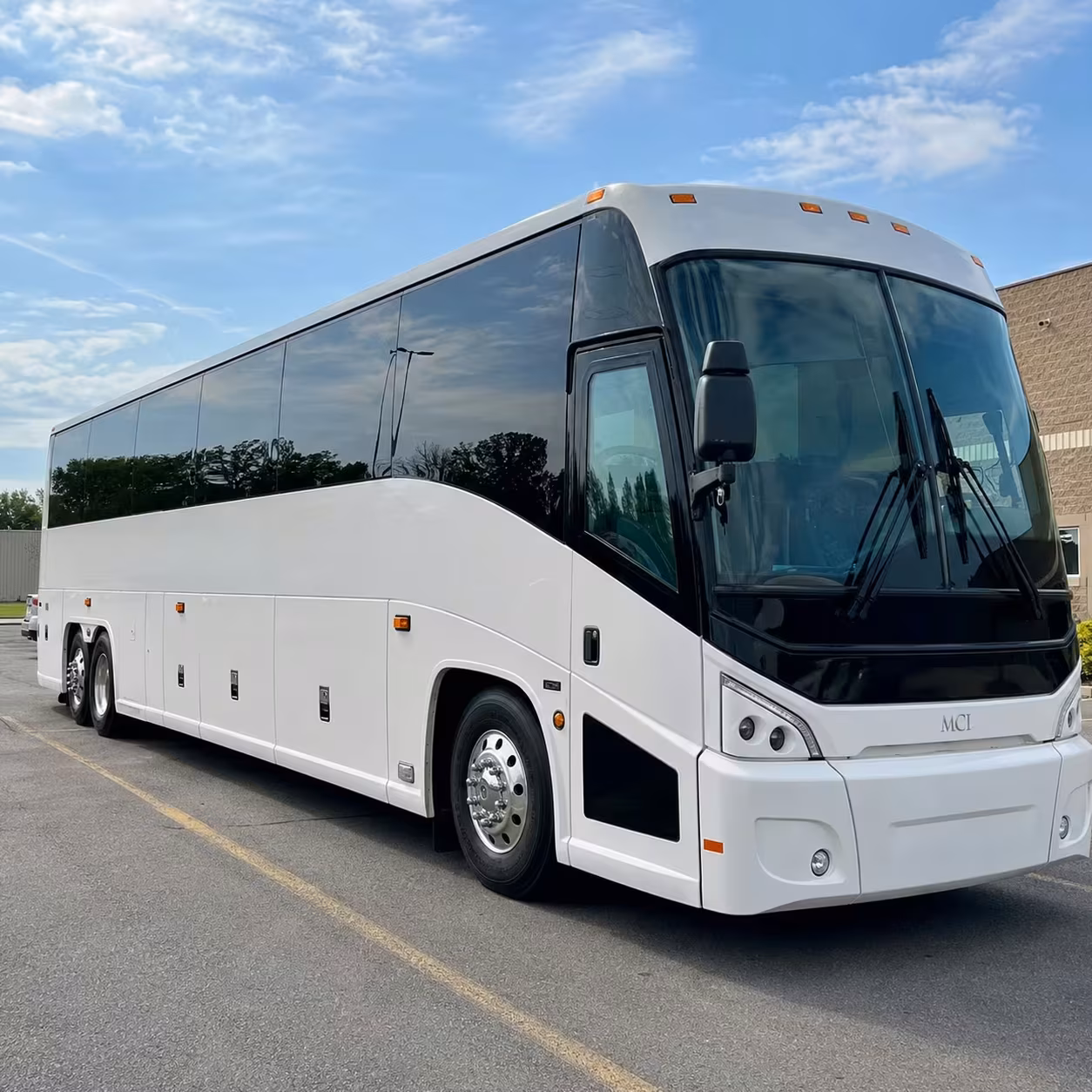 chattanooga shuttle buses to the tivoli and first horizon pavilion