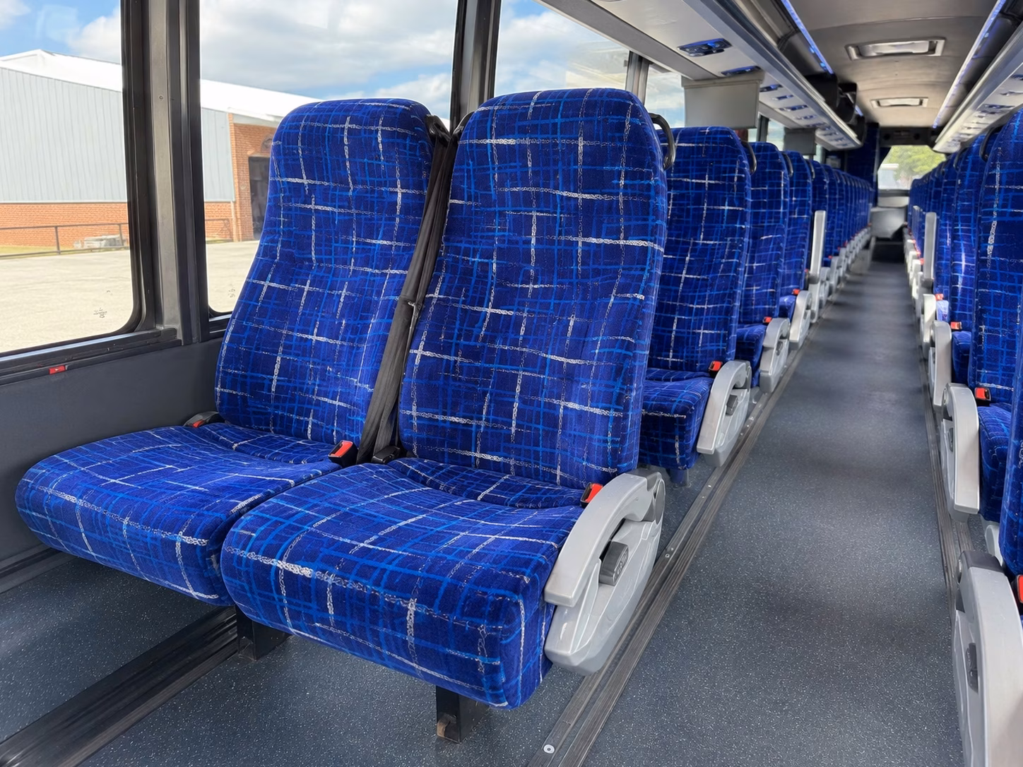 how bus type and size change charter bus prices in chattanooga tennessee